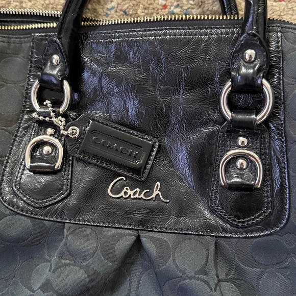 Coach Vintage Ashley Convertible Satchel Purse - Picture 3 of 12